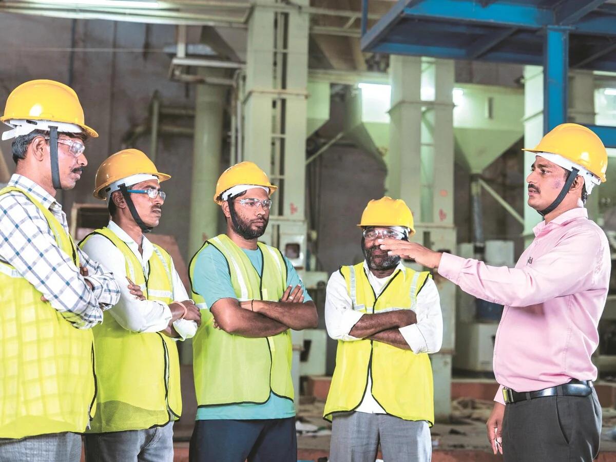 Al Khatib Est. is a premier engineering company in the UAE for Steel Fabrication, Erection, Metal Construction Water Heater and Steel Nail